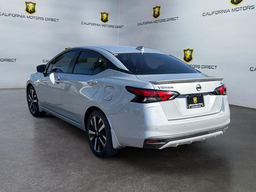 Brilliant Silver Metallic 2022 Nissan Versa 1.6 S