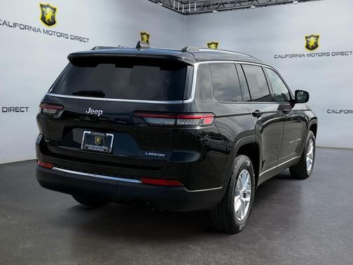 Diamond Black Crystal Pearlcoat 2023 Jeep Grand Cherokee L Laredo