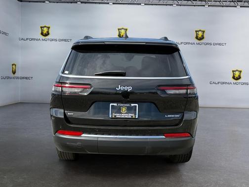 Diamond Black Crystal Pearlcoat 2023 Jeep Grand Cherokee L Laredo