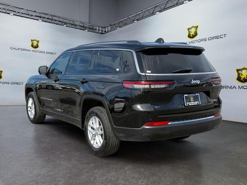 Diamond Black Crystal Pearlcoat 2023 Jeep Grand Cherokee L Laredo