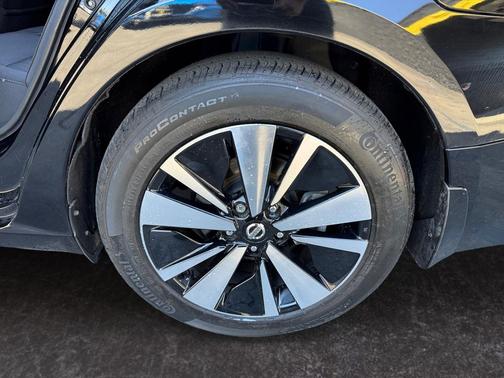 Super Black 2019 Nissan Altima 2.5 SV