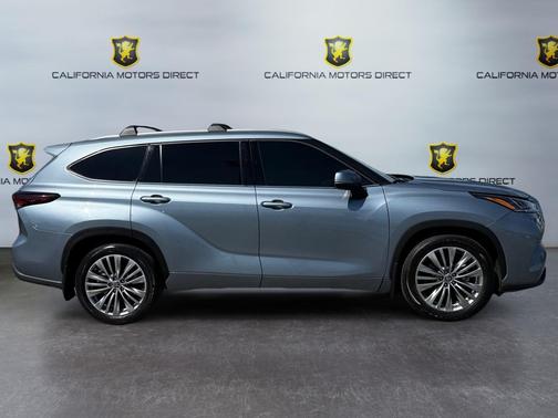 Moon Dust 2024 Toyota Highlander Platinum