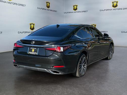 2023 Lexus ES 300h Base