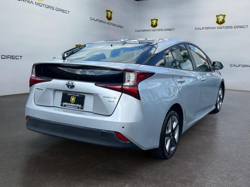 Classic Silver Metallic 2022 Toyota Prius XLE