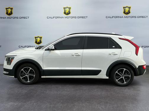 Snow White Pearl 2023 Kia Niro EX