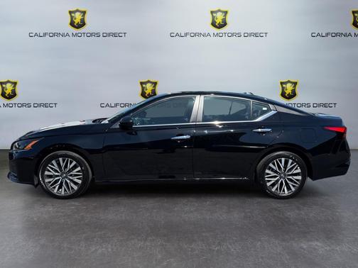 Super Black 2025 Nissan Altima SV FWD