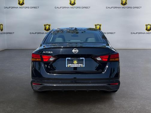 Super Black 2025 Nissan Altima SV FWD