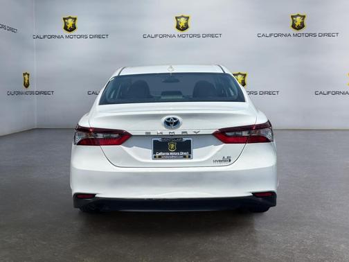 White 2022 Toyota Camry LE