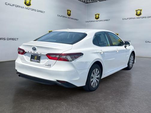 White 2022 Toyota Camry LE