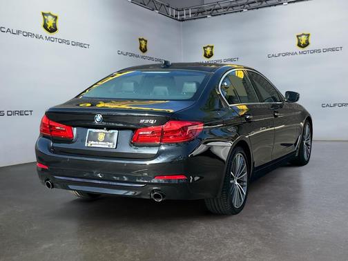 2018 BMW 530 530i