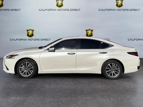 2022 Lexus ES 300h Base
