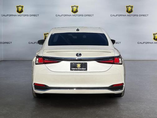 2022 Lexus ES 300h Base