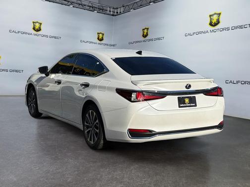 2022 Lexus ES 300h Base