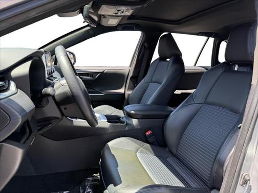2020 Toyota RAV4 Hybrid SE