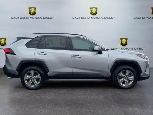 Silver Sky Metallic 2022 Toyota RAV4 Hybrid LE