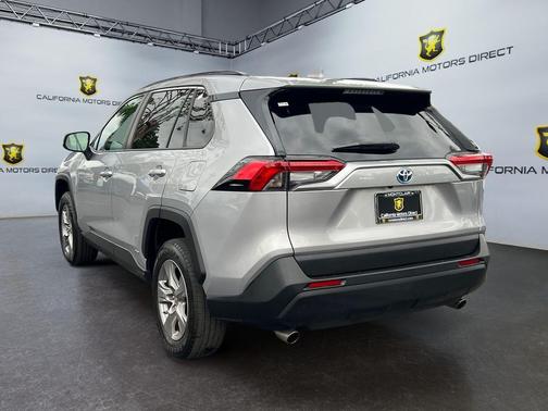Silver Sky Metallic 2022 Toyota RAV4 Hybrid LE