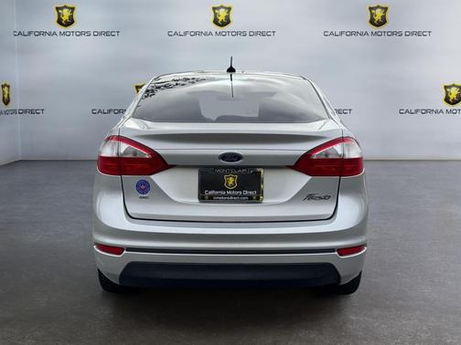 INGOT SILVER 2016 Ford Fiesta SE