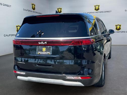 Aurora Black Pearl 2023 Kia Carnival LX
