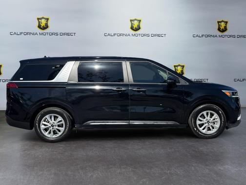 Aurora Black Pearl 2023 Kia Carnival LX