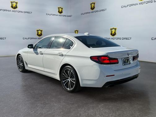 Alpine White 2022 BMW 540 i