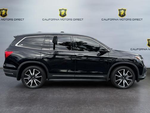 Crystal Black Pearl 2022 Honda Pilot Touring 8-Passenger