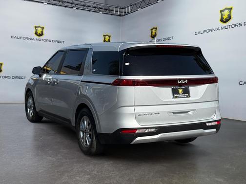 2022 Kia Carnival LXS
