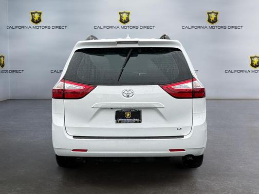 2019 Toyota Sienna LE