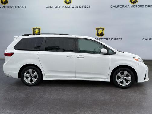 2019 Toyota Sienna LE