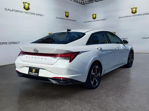 Quartz White 2022 Hyundai ELANTRA SEL