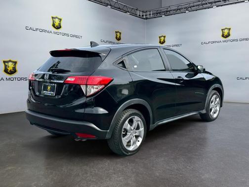 Crystal Black Pearl 2022 Honda HR-V LX