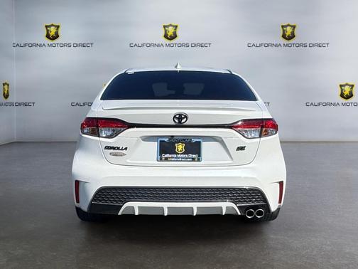 Blizzard Pearl 2020 Toyota Corolla SE