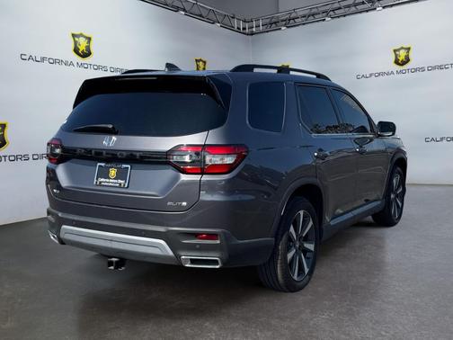 Modern Steel Metallic 2025 Honda Pilot Elite
