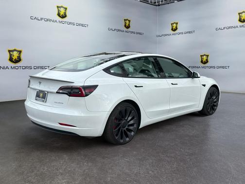 Pearl White Multi-Coat 2022 Tesla Model 3 Performance