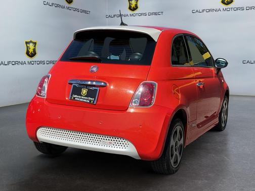 Electric Orange Tri-Coat Pearlcoat 2017 FIAT 500e Battery Electric