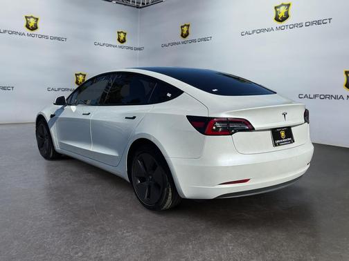 Pearl White Multi-Coat 2023 Tesla Model 3 Standard Range