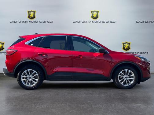 Rapid Red Metallic Tinted Clearcoat 2022 Ford Escape SE