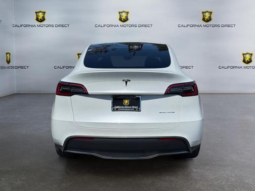 Pearl White Multi-Coat 2023 Tesla Model Y Long Range Dual Motor All-Wheel Drive