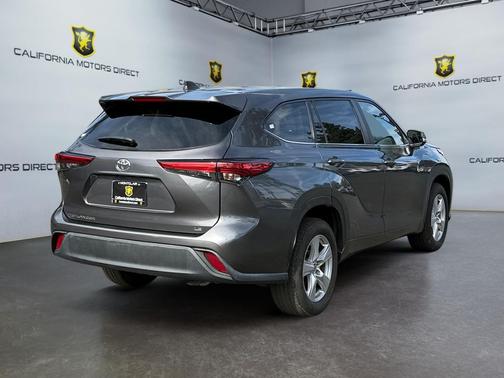 2023 Toyota Highlander LE