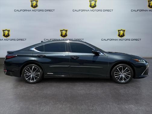 2022 Lexus ES 300h Base