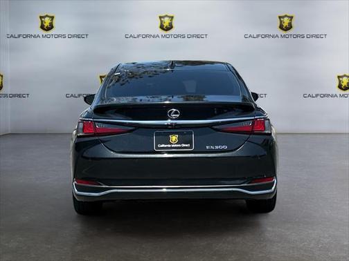 2022 Lexus ES 300h Base