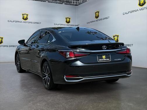2022 Lexus ES 300h Base