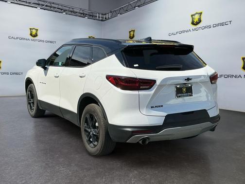 Iridescent Pearl Tricoat 2023 Chevrolet Blazer 2LT