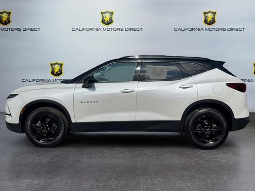 Iridescent Pearl Tricoat 2023 Chevrolet Blazer 2LT