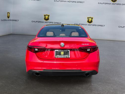Alfa Rosso 2022 Alfa Romeo Giulia Ti