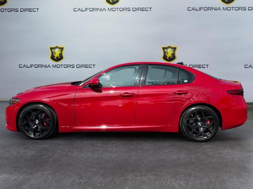 Alfa Rosso 2022 Alfa Romeo Giulia Ti