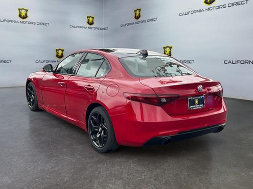 Alfa Rosso 2022 Alfa Romeo Giulia Ti