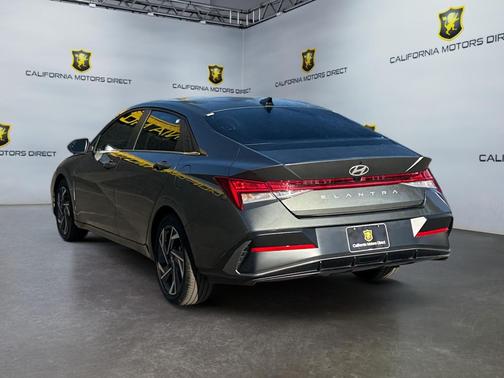 2025 Hyundai ELANTRA SEL