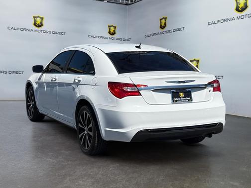 2013 Chrysler 200 Touring