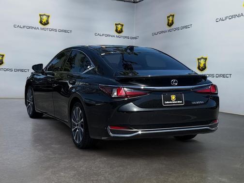 2021 Lexus ES 300h Base