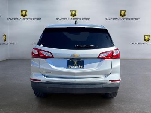 Silver Ice Metallic 2021 Chevrolet Equinox LS